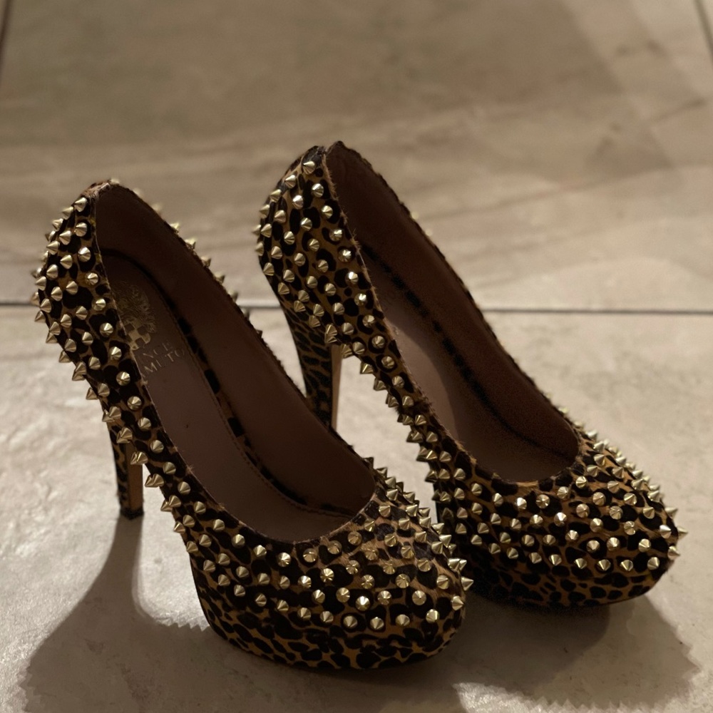 Vince Camuto Leopard Print Studded Platform Heel - Picture 7 of 7